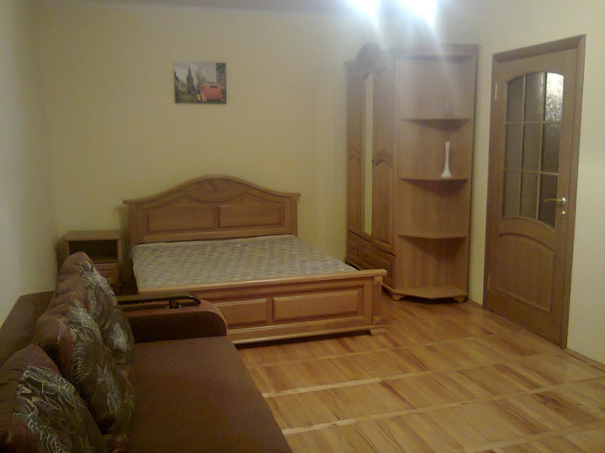Apartment With Balcony Лвив Екстериор снимка